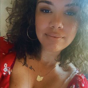 Meet your Posher, Laurie